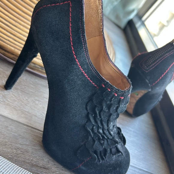 L.A.M.B Black Suede Women's Heels - Picture 7 of 12
